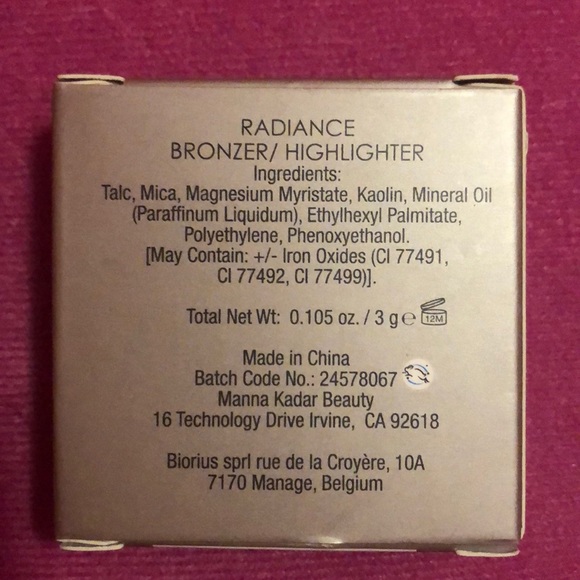NWT Manna Kadar “Radiance” Bronzer/Highlighter Duo - Picture 3 of 3